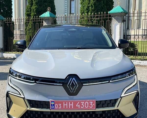 Серый Рено Megane E-Tech, объемом двигателя 0 л и пробегом 51 тыс. км за 23500 $, фото 11 на Automoto.ua