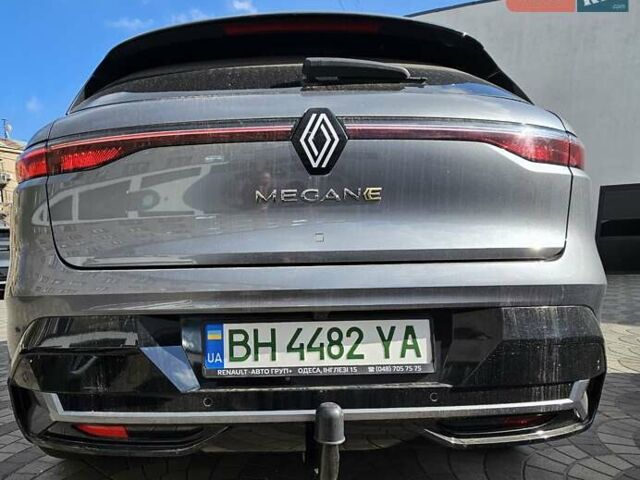 Серый Рено Megane E-Tech, объемом двигателя 0 л и пробегом 16 тыс. км за 25900 $, фото 4 на Automoto.ua
