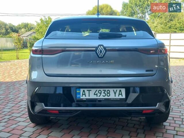 Серый Рено Megane E-Tech, объемом двигателя 0 л и пробегом 42 тыс. км за 18900 $, фото 8 на Automoto.ua