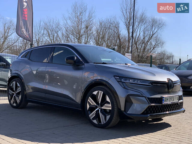 Серый Рено Megane E-Tech, объемом двигателя 0 л и пробегом 22 тыс. км за 21955 $, фото 4 на Automoto.ua