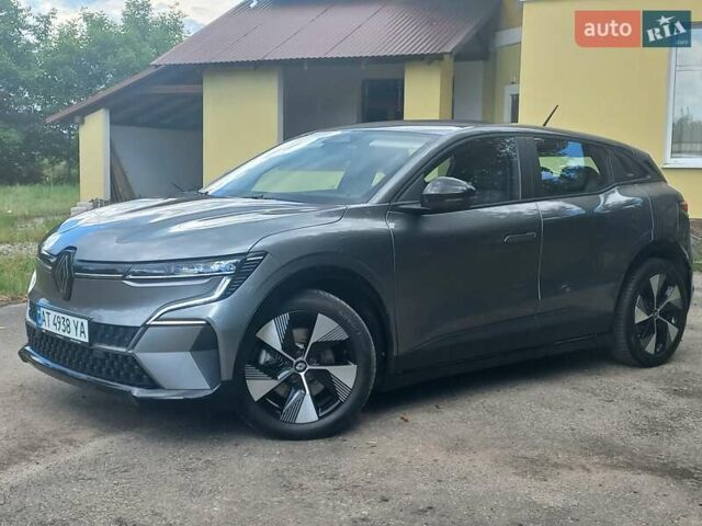 Сірий Рено Megane E-Tech, об'ємом двигуна 0 л та пробігом 42 тис. км за 18900 $, фото 4 на Automoto.ua