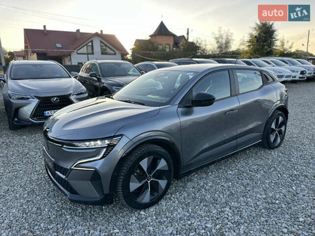 Серый Рено Megane E-Tech, объемом двигателя 0 л и пробегом 90 тыс. км за 19450 $, фото 6 на Automoto.ua