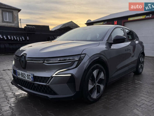 Серый Рено Megane E-Tech, объемом двигателя 0 л и пробегом 88 тыс. км за 19500 $, фото 6 на Automoto.ua