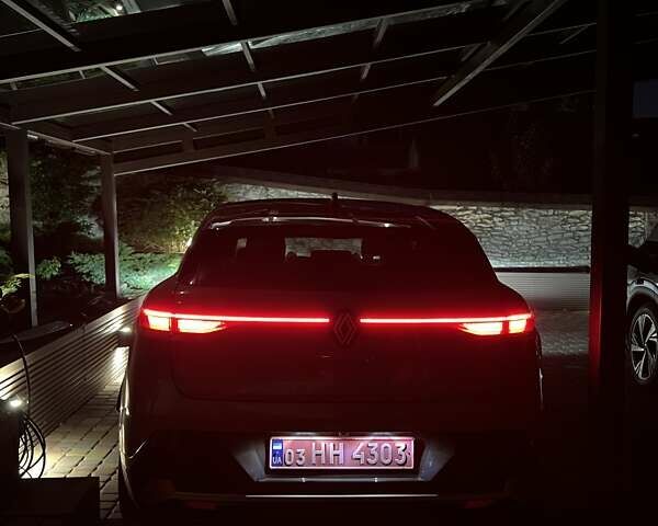 Серый Рено Megane E-Tech, объемом двигателя 0 л и пробегом 51 тыс. км за 23500 $, фото 42 на Automoto.ua