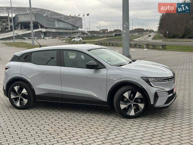 Серый Рено Megane E-Tech, объемом двигателя 0 л и пробегом 68 тыс. км за 19900 $, фото 1 на Automoto.ua