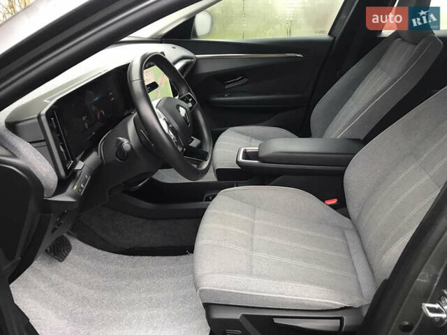 Сірий Рено Megane E-Tech, об'ємом двигуна 0 л та пробігом 40 тис. км за 19400 $, фото 15 на Automoto.ua
