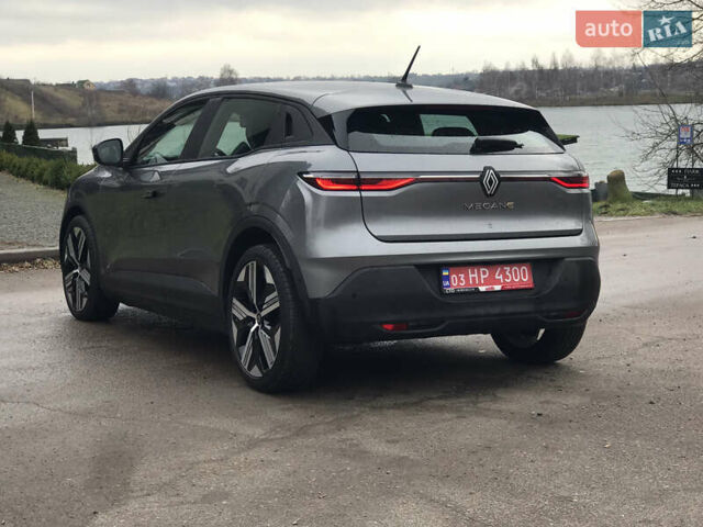 Серый Рено Megane E-Tech, объемом двигателя 0 л и пробегом 41 тыс. км за 19600 $, фото 7 на Automoto.ua