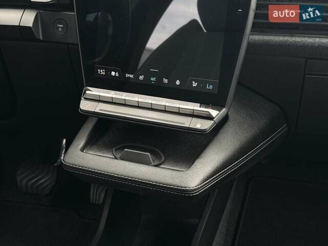 Серый Рено Megane E-Tech, объемом двигателя 0 л и пробегом 134 тыс. км за 17999 $, фото 36 на Automoto.ua