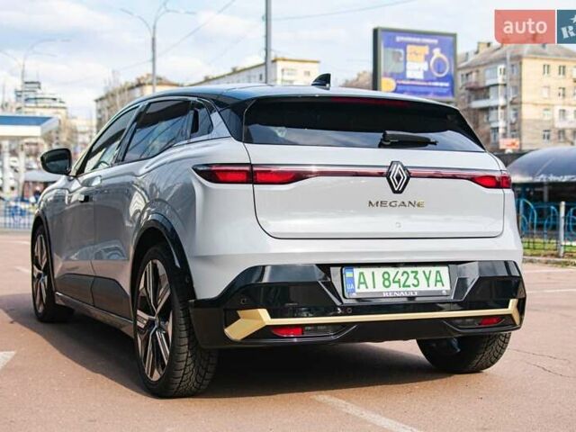 Серый Рено Megane E-Tech, объемом двигателя 0 л и пробегом 54 тыс. км за 22800 $, фото 10 на Automoto.ua