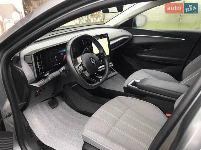 Сірий Рено Megane E-Tech, об'ємом двигуна 0 л та пробігом 40 тис. км за 19400 $, фото 13 на Automoto.ua