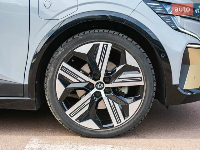 Сірий Рено Megane E-Tech, об'ємом двигуна 0 л та пробігом 54 тис. км за 21700 $, фото 4 на Automoto.ua