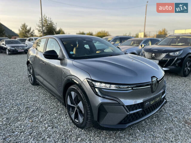 Серый Рено Megane E-Tech, объемом двигателя 0 л и пробегом 90 тыс. км за 19450 $, фото 1 на Automoto.ua