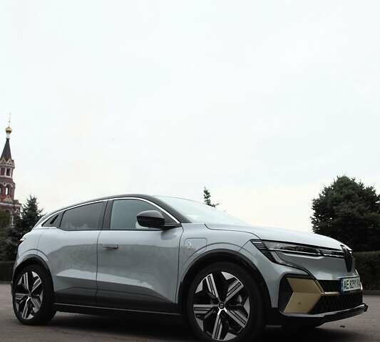 Серый Рено Megane E-Tech, объемом двигателя 0 л и пробегом 60 тыс. км за 22000 $, фото 14 на Automoto.ua