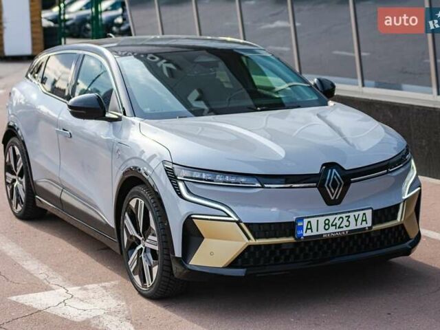 Серый Рено Megane E-Tech, объемом двигателя 0 л и пробегом 54 тыс. км за 22800 $, фото 1 на Automoto.ua