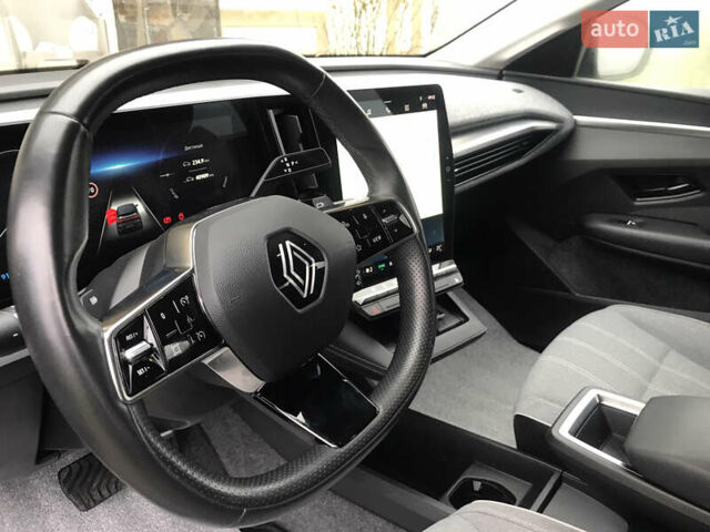 Серый Рено Megane E-Tech, объемом двигателя 0 л и пробегом 41 тыс. км за 19600 $, фото 20 на Automoto.ua