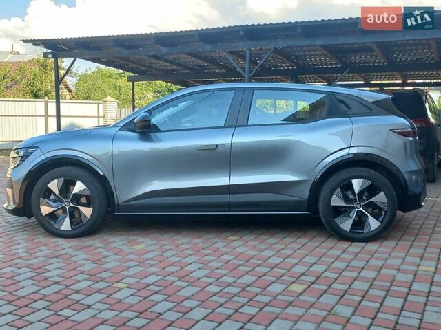 Серый Рено Megane E-Tech, объемом двигателя 0 л и пробегом 42 тыс. км за 18900 $, фото 5 на Automoto.ua