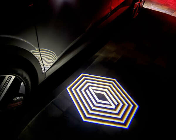 Серый Рено Megane E-Tech, объемом двигателя 0 л и пробегом 41 тыс. км за 19600 $, фото 14 на Automoto.ua