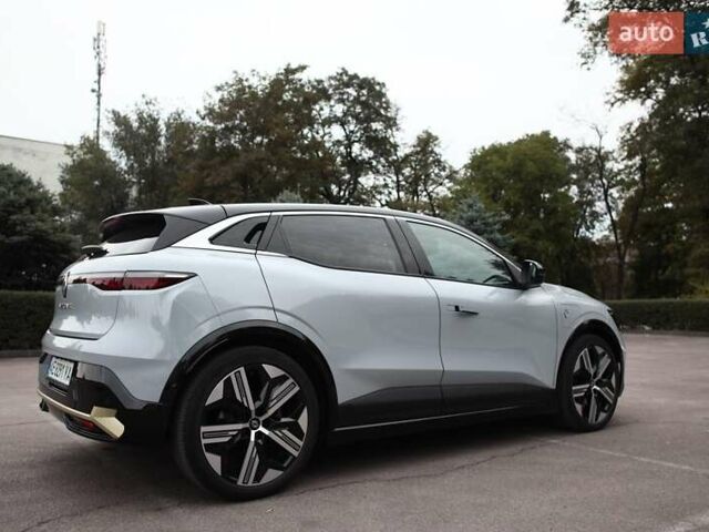 Серый Рено Megane E-Tech, объемом двигателя 0 л и пробегом 60 тыс. км за 22000 $, фото 19 на Automoto.ua