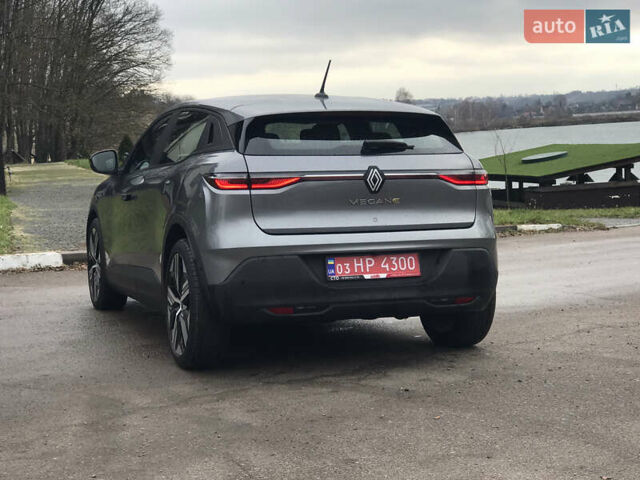 Серый Рено Megane E-Tech, объемом двигателя 0 л и пробегом 41 тыс. км за 19600 $, фото 8 на Automoto.ua
