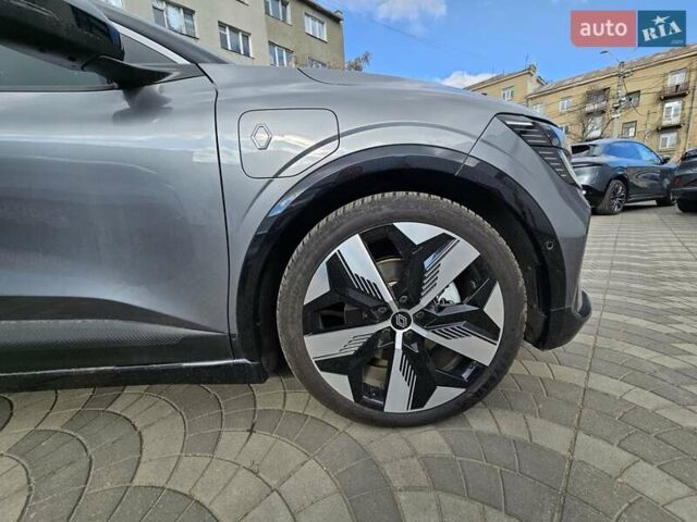 Серый Рено Megane E-Tech, объемом двигателя 0 л и пробегом 16 тыс. км за 25900 $, фото 21 на Automoto.ua