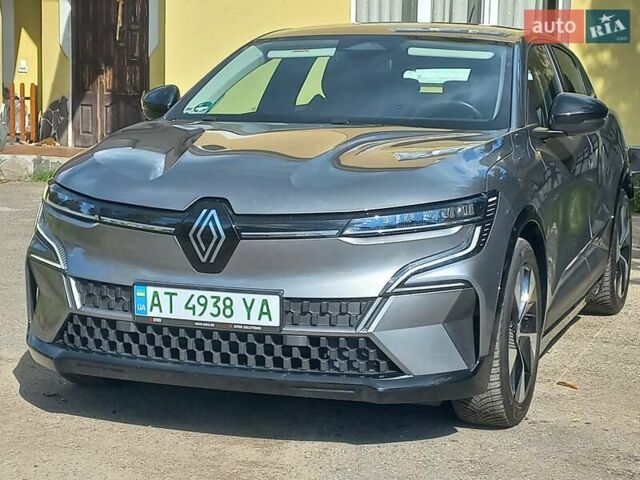 Сірий Рено Megane E-Tech, об'ємом двигуна 0 л та пробігом 42 тис. км за 18900 $, фото 13 на Automoto.ua