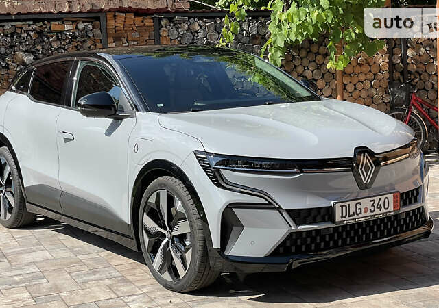 Серый Рено Megane E-Tech, объемом двигателя 0 л и пробегом 5 тыс. км за 37500 $, фото 1 на Automoto.ua