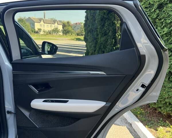 Серый Рено Megane E-Tech, объемом двигателя 0 л и пробегом 51 тыс. км за 23500 $, фото 26 на Automoto.ua