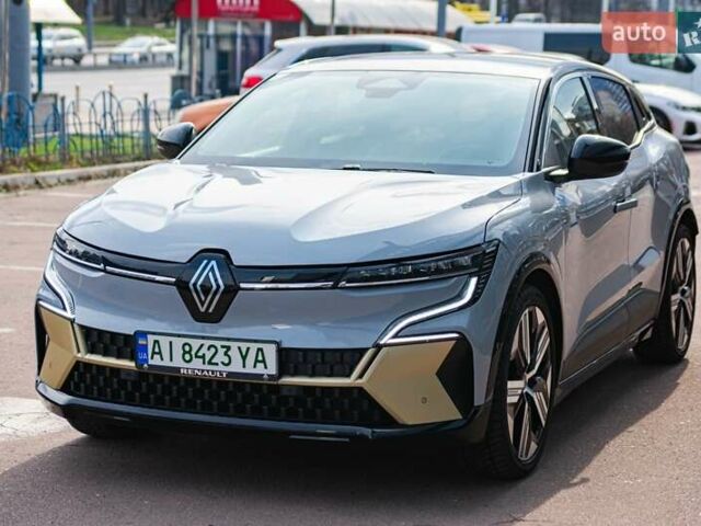 Серый Рено Megane E-Tech, объемом двигателя 0 л и пробегом 54 тыс. км за 22800 $, фото 3 на Automoto.ua