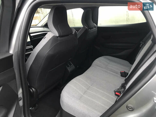 Сірий Рено Megane E-Tech, об'ємом двигуна 0 л та пробігом 40 тис. км за 19400 $, фото 20 на Automoto.ua