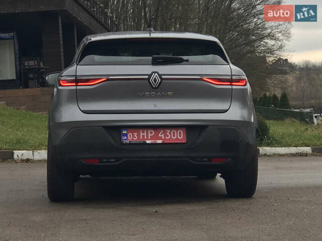 Серый Рено Megane E-Tech, объемом двигателя 0 л и пробегом 41 тыс. км за 19600 $, фото 10 на Automoto.ua