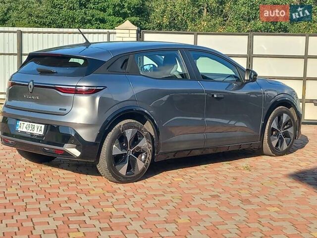 Серый Рено Megane E-Tech, объемом двигателя 0 л и пробегом 42 тыс. км за 18900 $, фото 10 на Automoto.ua
