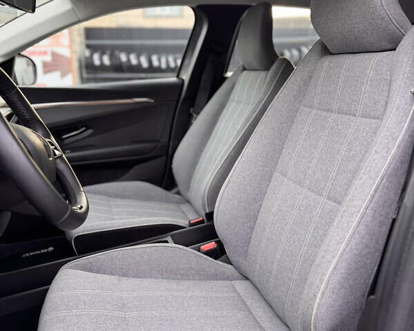 Серый Рено Megane E-Tech, объемом двигателя 0 л и пробегом 88 тыс. км за 19500 $, фото 14 на Automoto.ua