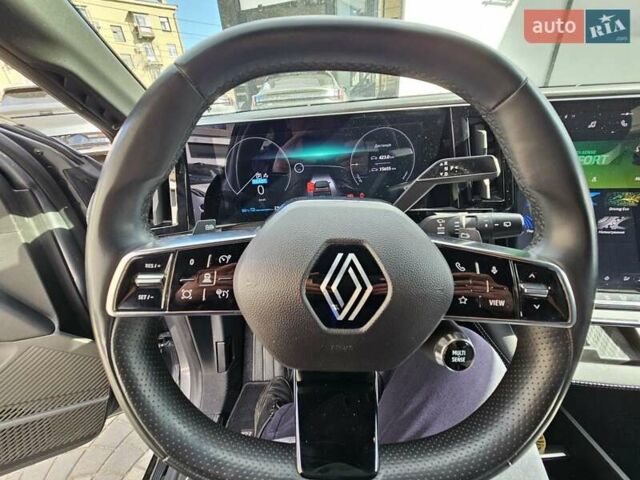 Серый Рено Megane E-Tech, объемом двигателя 0 л и пробегом 16 тыс. км за 25900 $, фото 17 на Automoto.ua