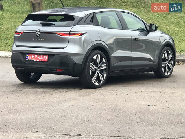 Серый Рено Megane E-Tech, объемом двигателя 0 л и пробегом 41 тыс. км за 19600 $, фото 12 на Automoto.ua