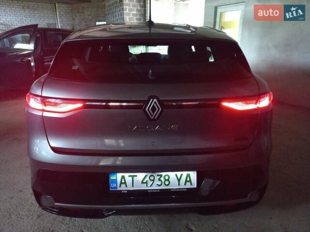 Серый Рено Megane E-Tech, объемом двигателя 0 л и пробегом 42 тыс. км за 18900 $, фото 42 на Automoto.ua