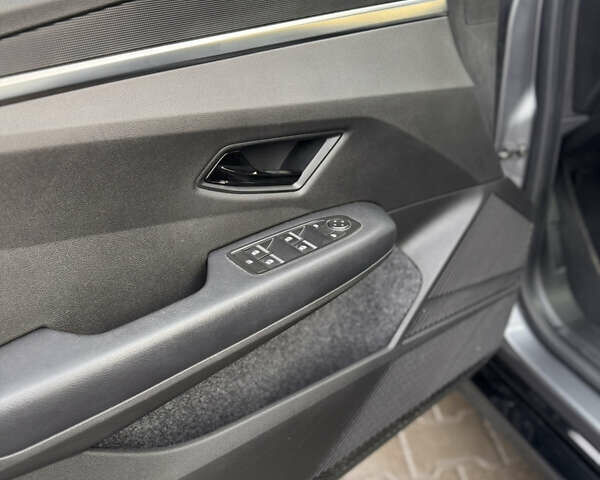 Серый Рено Megane E-Tech, объемом двигателя 0 л и пробегом 88 тыс. км за 19500 $, фото 16 на Automoto.ua