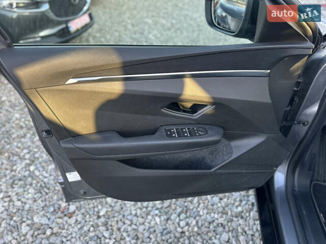 Серый Рено Megane E-Tech, объемом двигателя 0 л и пробегом 90 тыс. км за 19450 $, фото 14 на Automoto.ua