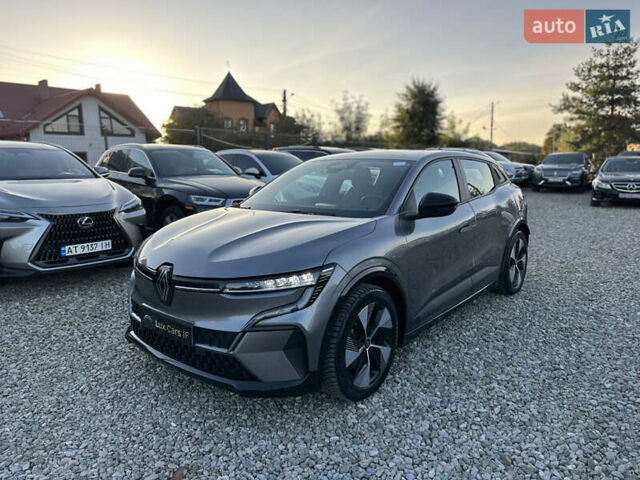 Серый Рено Megane E-Tech, объемом двигателя 0 л и пробегом 90 тыс. км за 19450 $, фото 5 на Automoto.ua