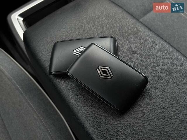 Сірий Рено Megane E-Tech, об'ємом двигуна 0 л та пробігом 134 тис. км за 18450 $, фото 38 на Automoto.ua