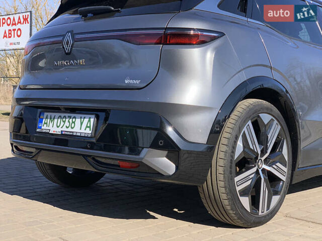 Серый Рено Megane E-Tech, объемом двигателя 0 л и пробегом 22 тыс. км за 21955 $, фото 20 на Automoto.ua
