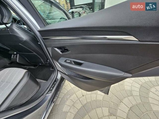 Серый Рено Megane E-Tech, объемом двигателя 0 л и пробегом 16 тыс. км за 25900 $, фото 26 на Automoto.ua
