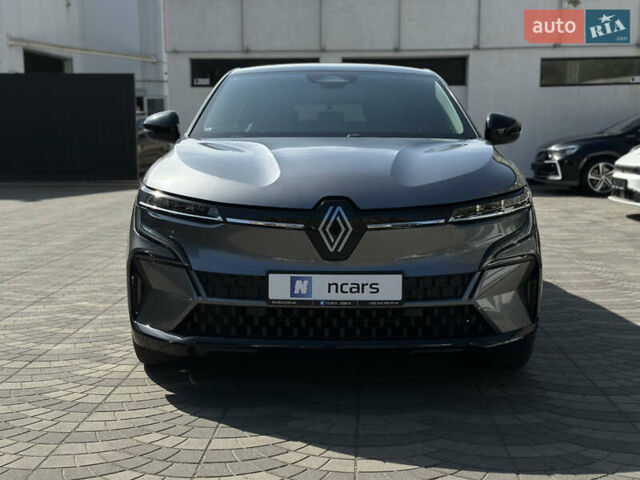 Серый Рено Megane E-Tech, объемом двигателя 0 л и пробегом 15 тыс. км за 26900 $, фото 1 на Automoto.ua