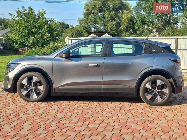 Серый Рено Megane E-Tech, объемом двигателя 0 л и пробегом 42 тыс. км за 18900 $, фото 4 на Automoto.ua
