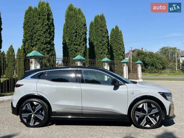 Серый Рено Megane E-Tech, объемом двигателя 0 л и пробегом 51 тыс. км за 23500 $, фото 8 на Automoto.ua