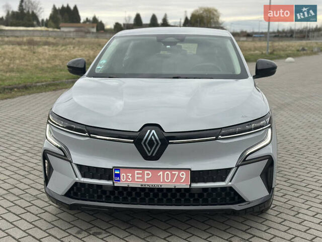 Серый Рено Megane E-Tech, объемом двигателя 0 л и пробегом 68 тыс. км за 19900 $, фото 11 на Automoto.ua