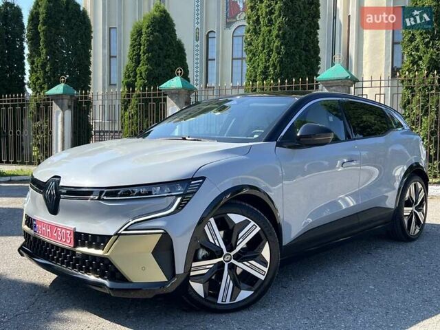 Серый Рено Megane E-Tech, объемом двигателя 0 л и пробегом 51 тыс. км за 23500 $, фото 1 на Automoto.ua