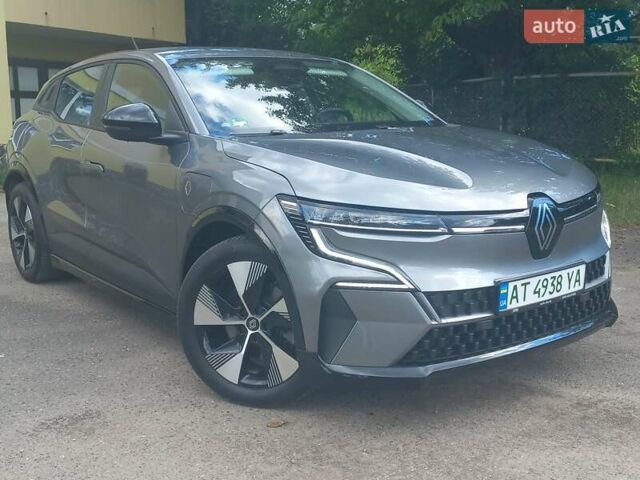 Сірий Рено Megane E-Tech, об'ємом двигуна 0 л та пробігом 42 тис. км за 18900 $, фото 12 на Automoto.ua