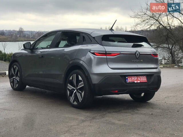 Серый Рено Megane E-Tech, объемом двигателя 0 л и пробегом 41 тыс. км за 19600 $, фото 6 на Automoto.ua