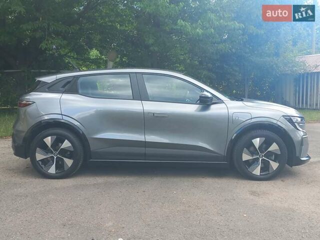 Сірий Рено Megane E-Tech, об'ємом двигуна 0 л та пробігом 42 тис. км за 18900 $, фото 10 на Automoto.ua