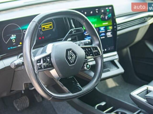 Серый Рено Megane E-Tech, объемом двигателя 0 л и пробегом 54 тыс. км за 22800 $, фото 20 на Automoto.ua